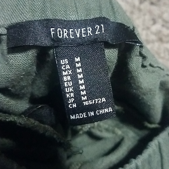 Forever 21 Pants with pockets - Picture 4 of 5